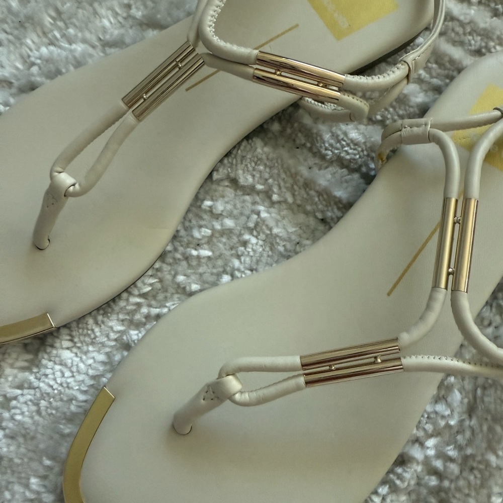 Elegant Cream Sandals - Picture 7 of 9